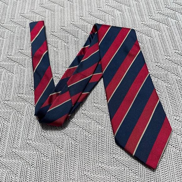 Fendi red and navy striped Italian silk tie - Picture 1 of 6